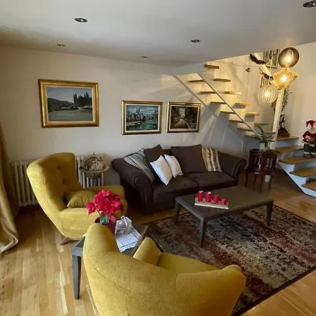 Apartment On 23 *
