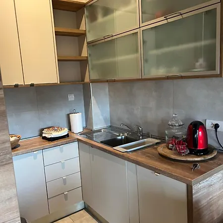 Apartment On 23 *